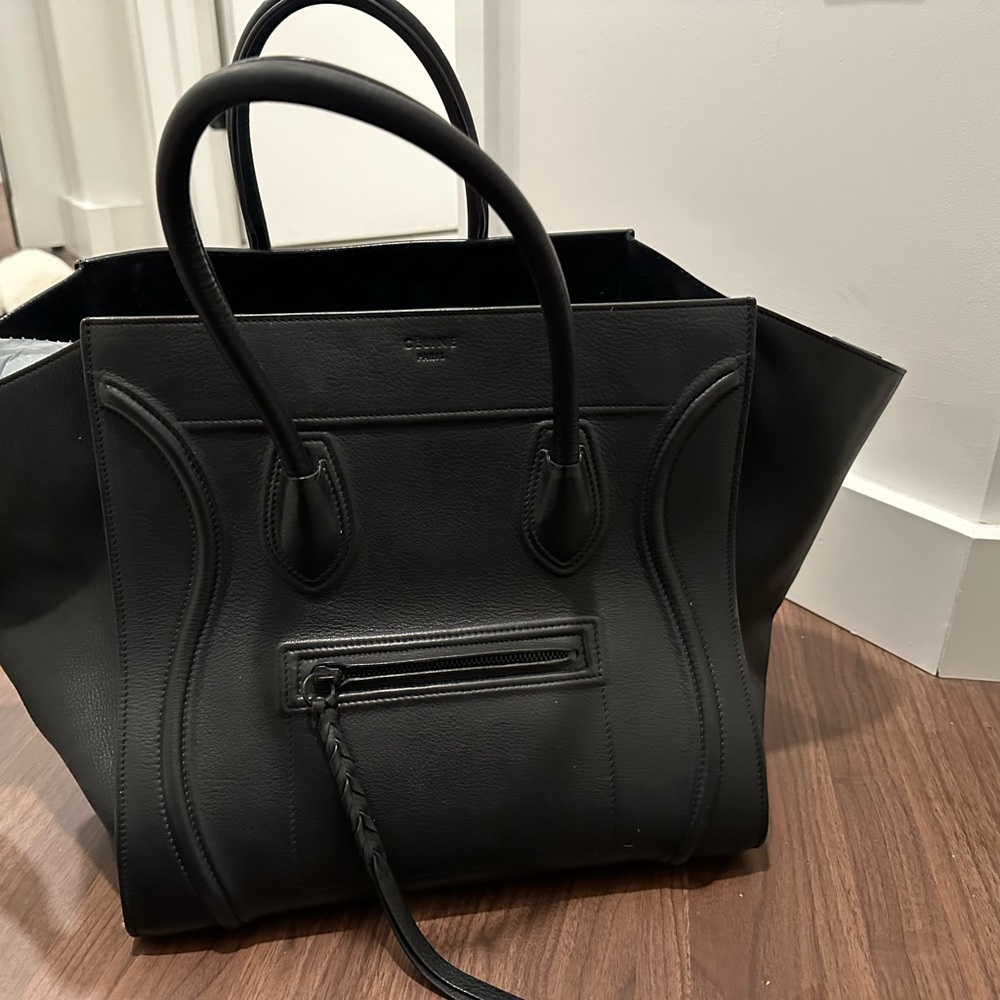 Celine
Luggage Phantom leather handbag